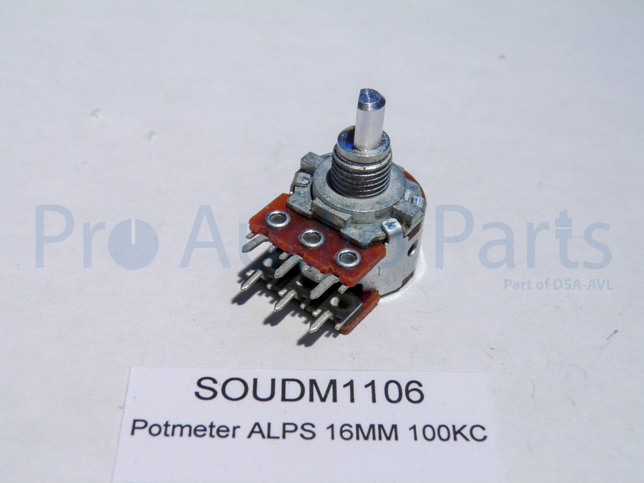 DM1106 - Potmeter 100KCx2 16MM D-Shaft (S)