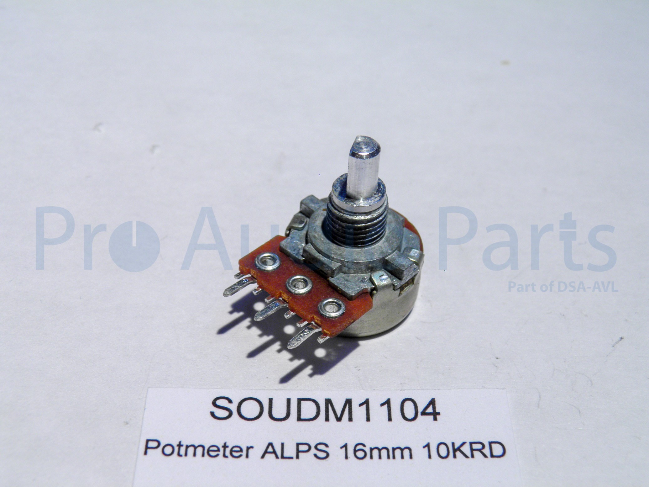 DM1104 - Potmeter 10KRD 16MM D-Shaft (S)